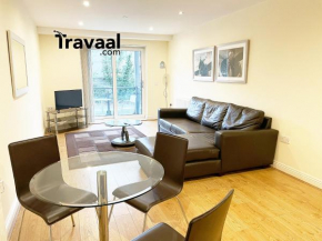 Travaal.©om - 2 Bed Serviced Apartment Farnborough